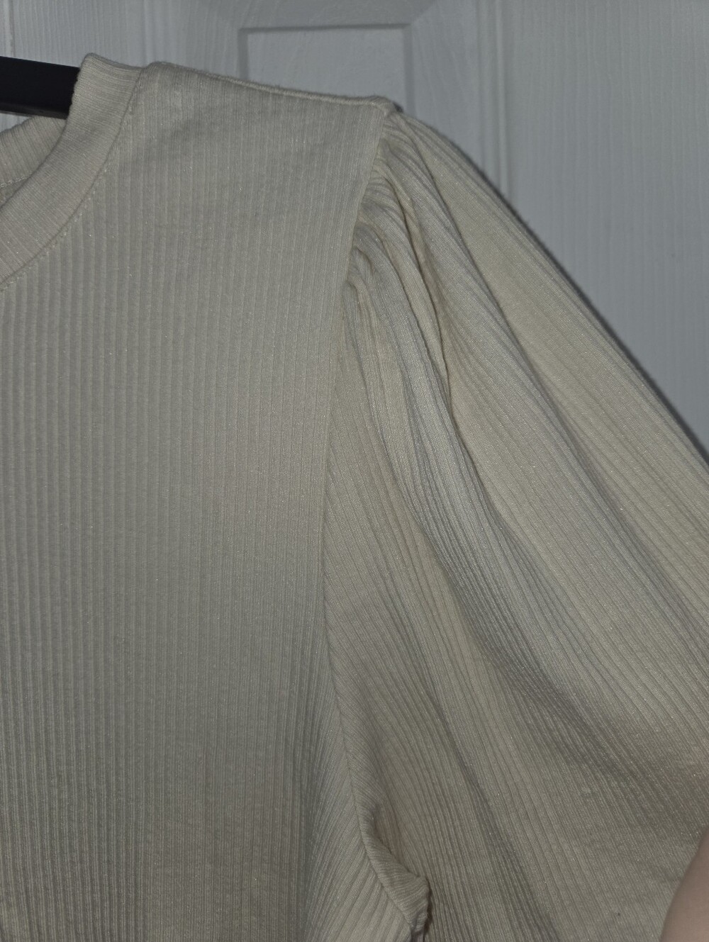Womens J. Crew Long-Sleeve Ribbed Tee In Cream With Slight Puff Sholders Sz LG - Picture 4 of 6